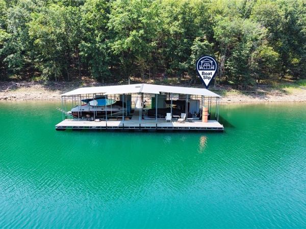 97 Clearwater Lane , Eureka Springs, AR 72631