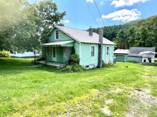 211 Black Oak Road, Princeton, WV 24740