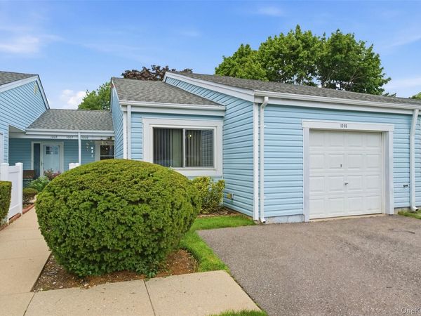 1006 Cabot Path , Saint James, NY 11780