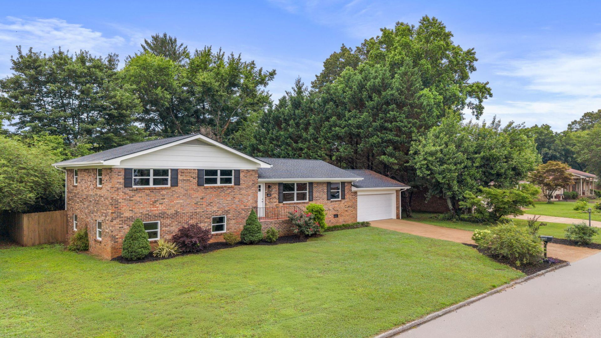 2307 Brookhaven Circle, Chattanooga, TN 37421 Main Photo