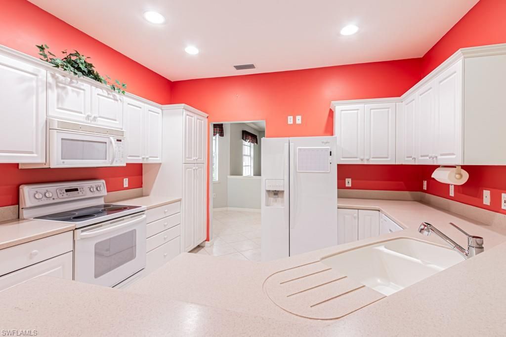 2215 Hawksridge Dr , Unit 802, Naples, FL 34105 Photo