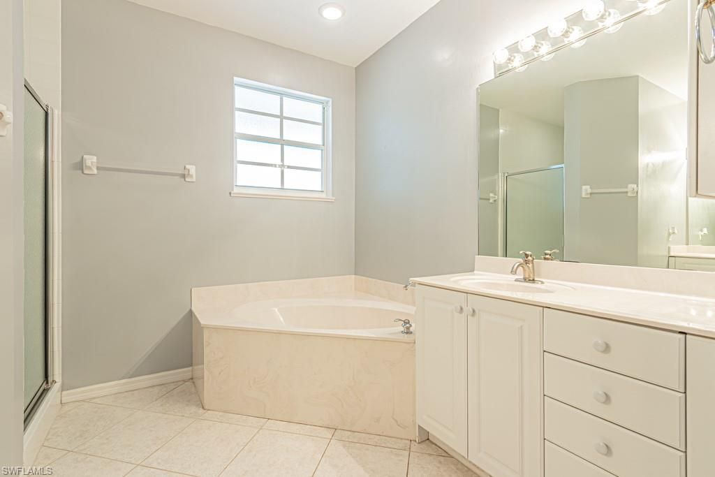 2215 Hawksridge Dr , Unit 802, Naples, FL 34105 Photo