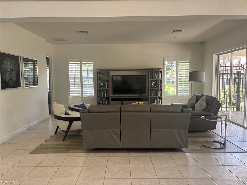 2215 Hawksridge Dr , Unit 802, Naples, FL 34105 Photo
