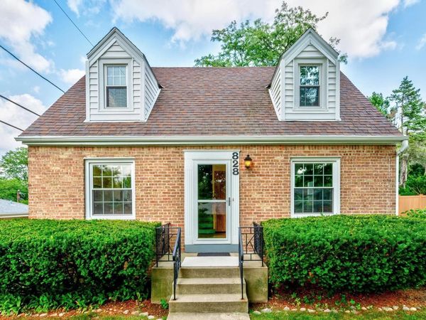 828 N 113th STREET, Wauwatosa, WI 53226