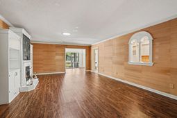 104 Hickory Dr. photo 4