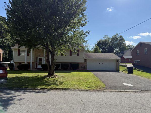 1942 Governor DR, Roanoke, VA 24019