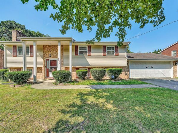 1942 Governor DR, Roanoke, VA 24019