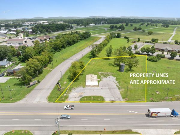 1037 Sparta Pike , Lebanon, TN 37087