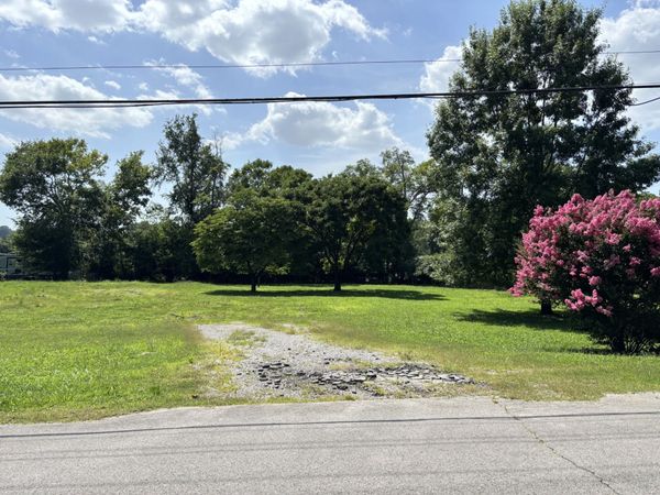 102 McArthur Dr , Old Hickory, TN 37138