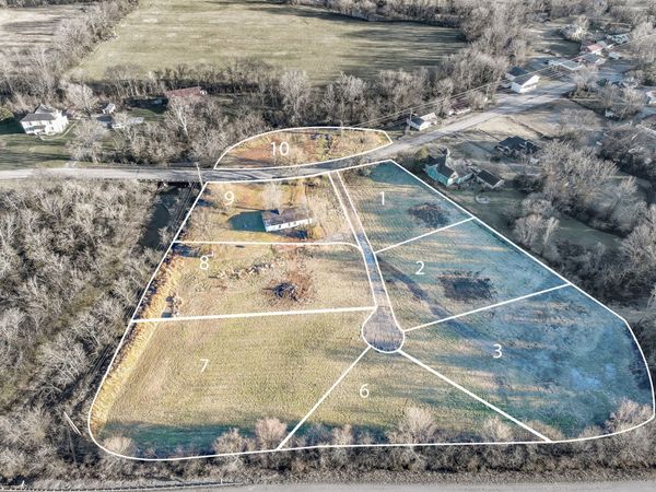 617 Old Highway 31 E 3 , Unit 1, Bethpage, TN 37022
