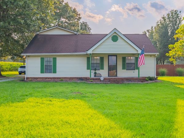 6211 Woodbury Hwy , Manchester, TN 37355
