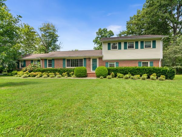 106 Lannom Cir , Tullahoma, TN 37388
