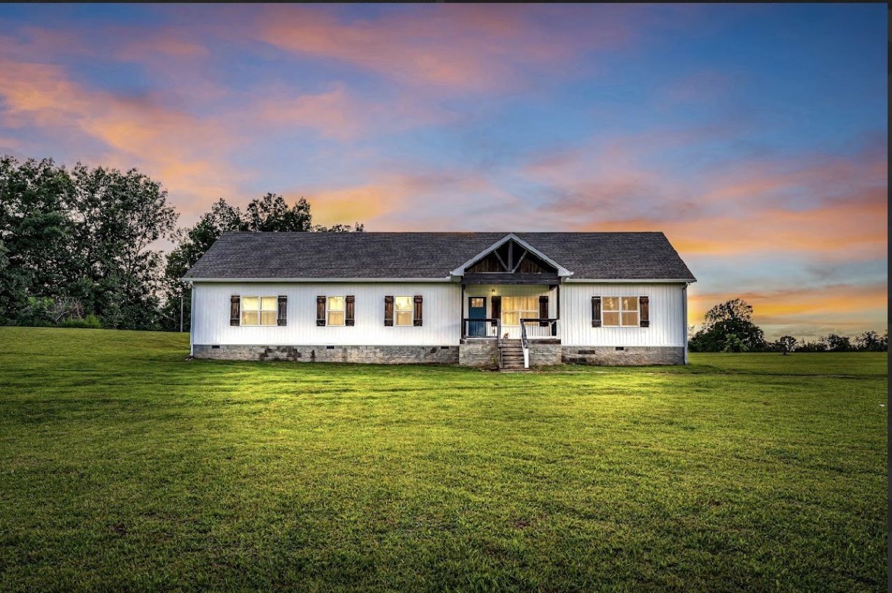 271 Louis Tuttle Rd , Westmoreland, TN 37186 Main Photo