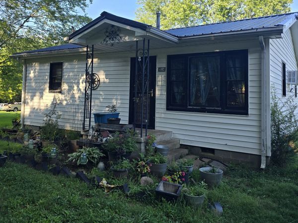 514 Wilkie St N, Mc Ewen, TN 37101