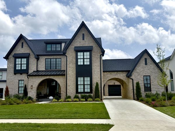 7517 Sutcliff Dr, College Grove, TN 37046