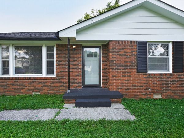 736 Roman Dr , Nashville, TN 37207