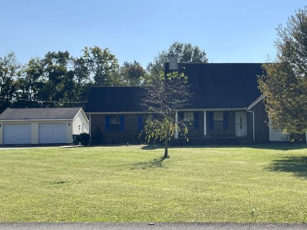 10028 Roanoke Dr , Murfreesboro, TN 37129