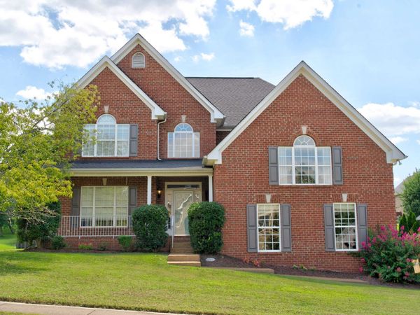 105 Cresthaven Ct , Hendersonville, TN 37075
