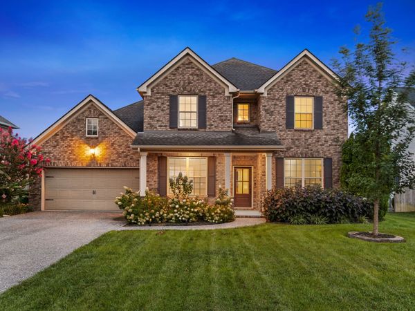 1023 Brixworth Dr , Thompsons Station, TN 37179