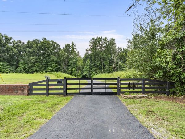 3529 Southwark Dr , Springfield, TN 37172
