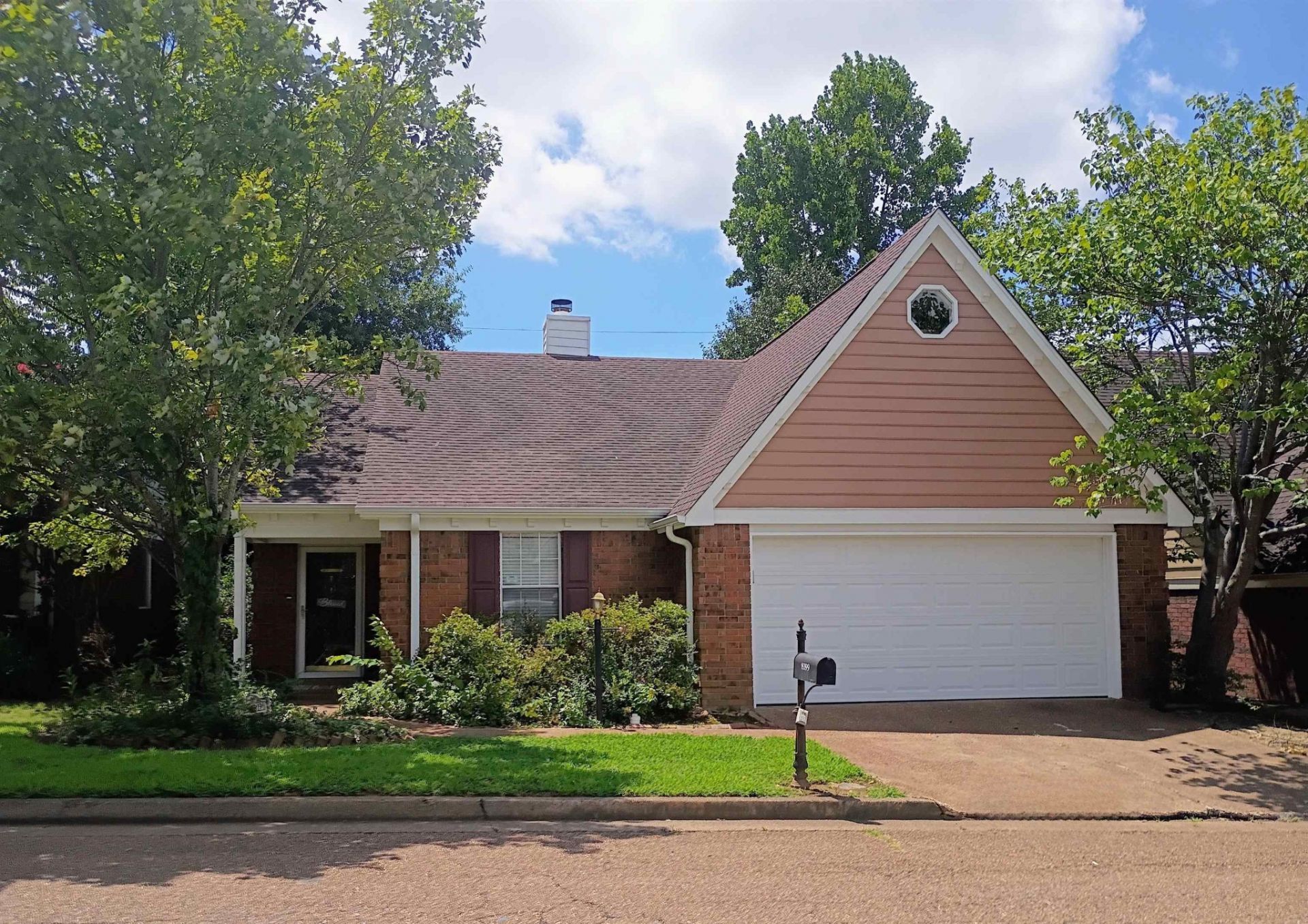 8399 Palm Springs Dr, Cordova, TN 38016 Main Photo