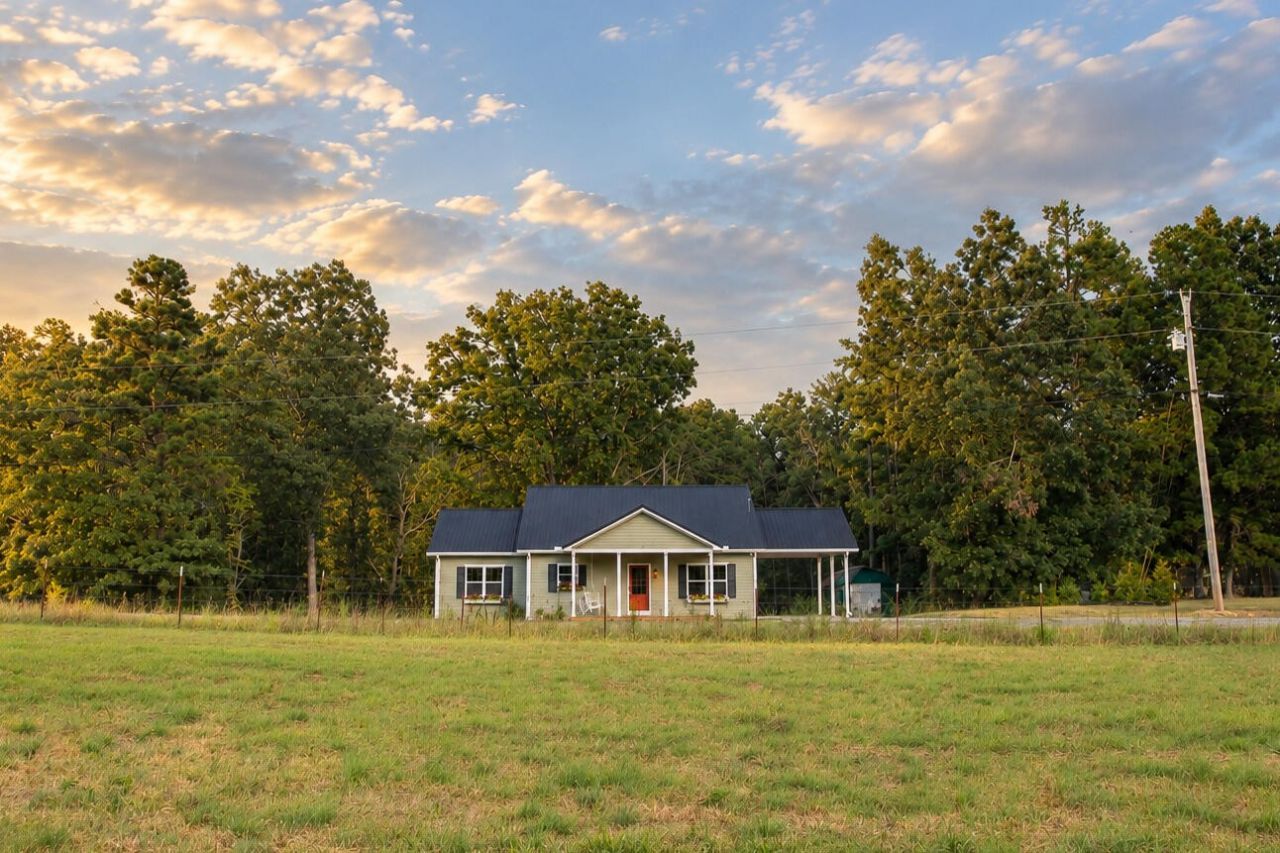 155 Mitchell St, Hohenwald, TN 38462 Main Photo