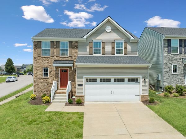 2813 Winterberry Dr , Columbia, TN 38401