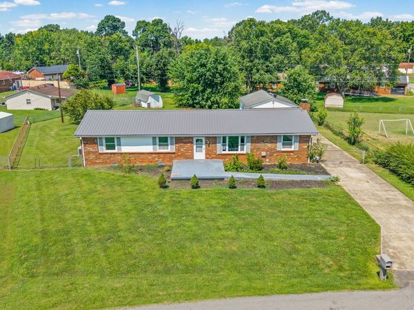 203 Sewell Dr, Clarksville, TN 37042