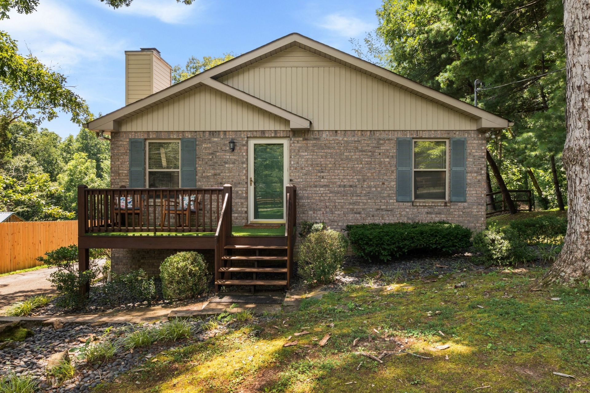 1004 Copper Still Ct, Kingston Springs, TN 37082 Main Photo