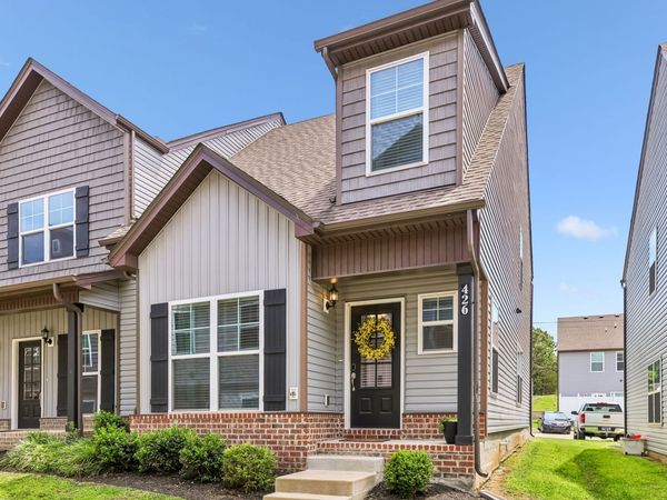 426 Rick McCormick Dr , La Vergne, TN 37086