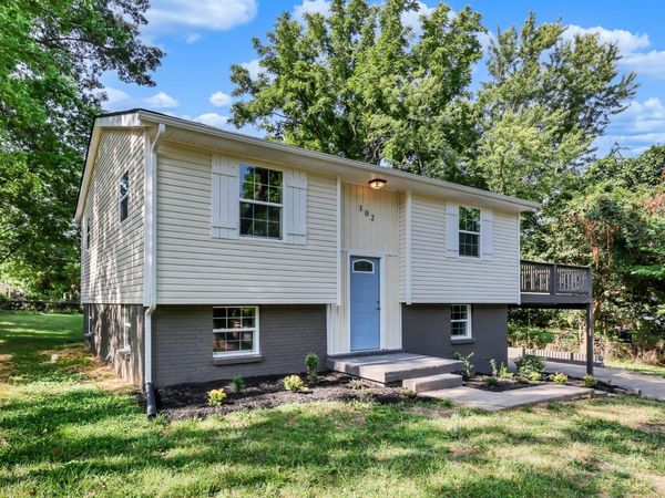 302 Plantation Dr , Clarksville, TN 37042
