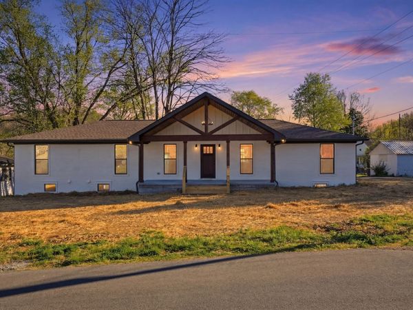 104 Division St , Normandy, TN 37360