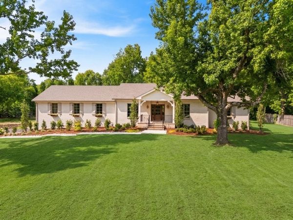 1214 Hunters Trail Dr, Franklin, TN 37069