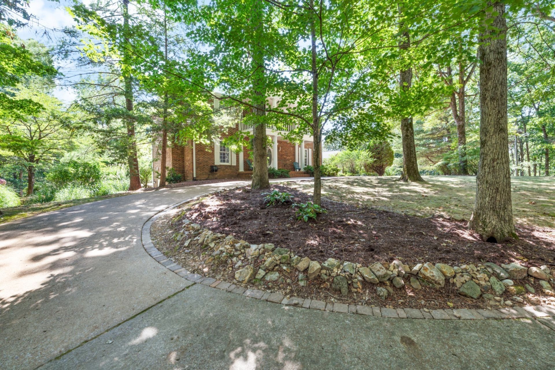 7422 Indian Creek Rd , Mc Ewen, TN 37101 Main Photo