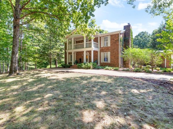 7422 Indian Creek Rd , Mc Ewen, TN 37101