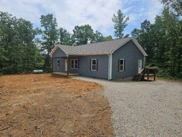 415 Market St , Waynesboro, TN 38485