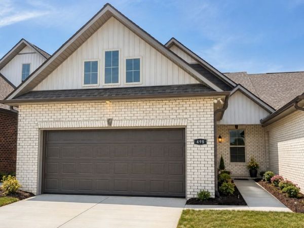 498 W Foxrun , Springfield, TN 37172