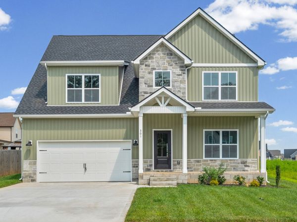 301 Kildeer Dr , Clarksville, TN 37040