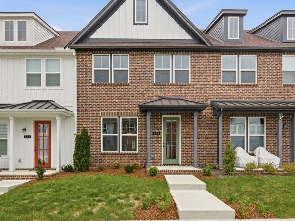 134 Valentine Aly , Nashville, TN 37218