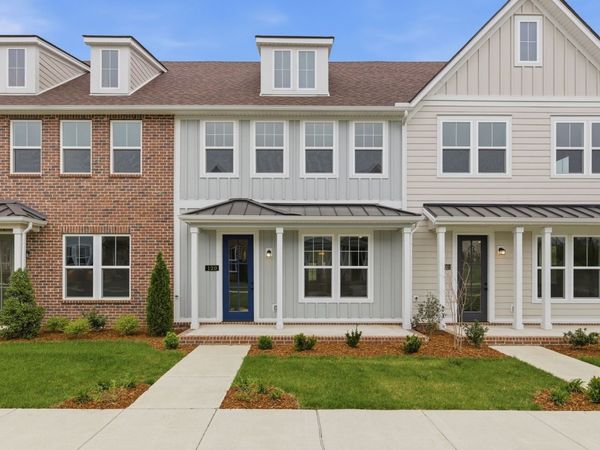 120 Valentine Aly , Nashville, TN 37218