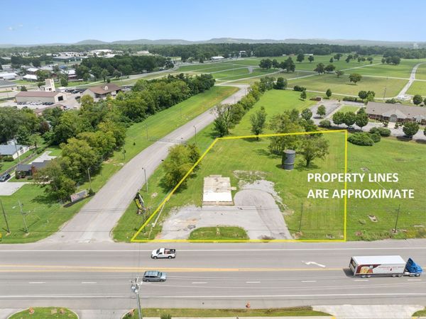 1037 Sparta Pike , Lebanon, TN 37087