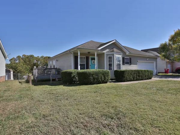 3286 N Senseney Cir , Clarksville, TN 37042
