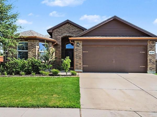 10136 Huntersville Trail, Fort Worth, TX 76108