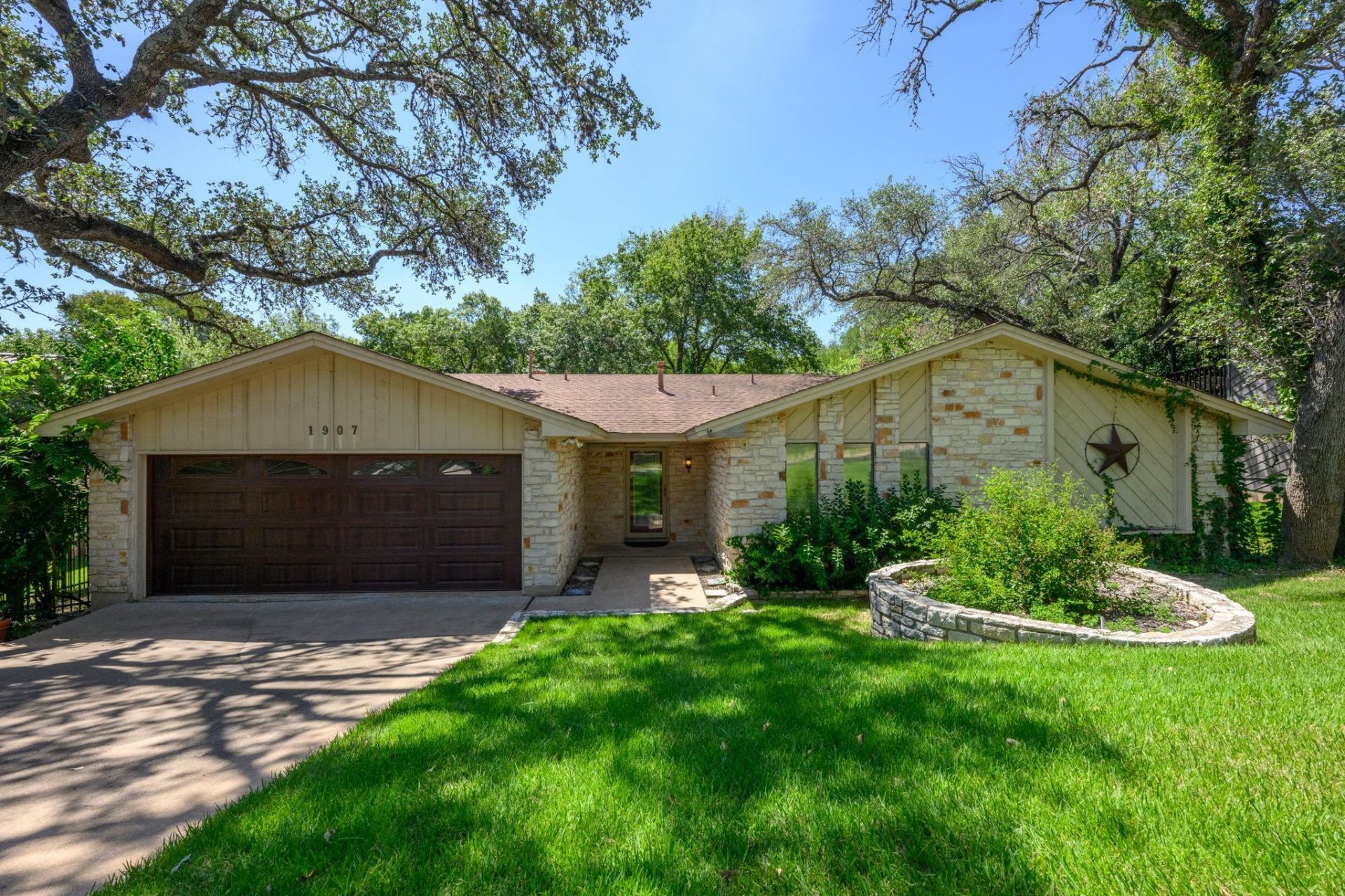 1907 Stoneridge Rd, Austin, TX 78746 Main Photo