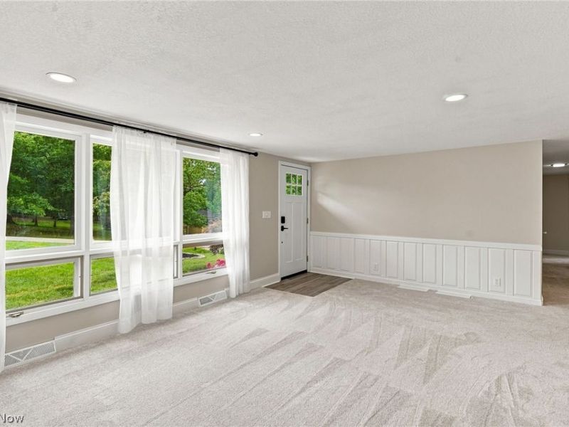 935 Blossom Lane, Zanesville, OH 43701 Photo 3