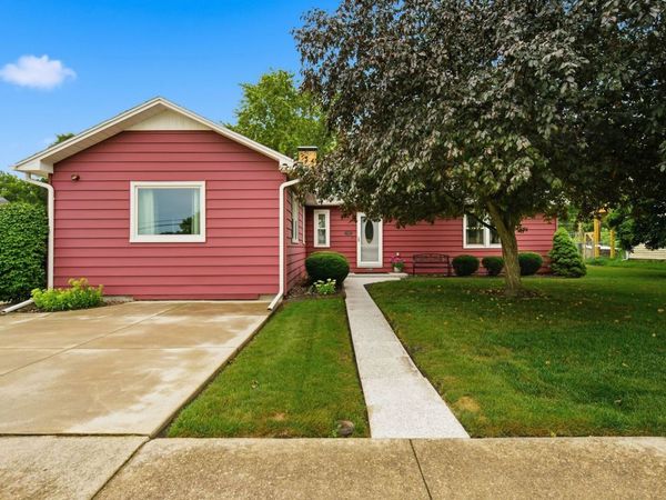 1036 E Howard Street, Pontiac, IL 61764