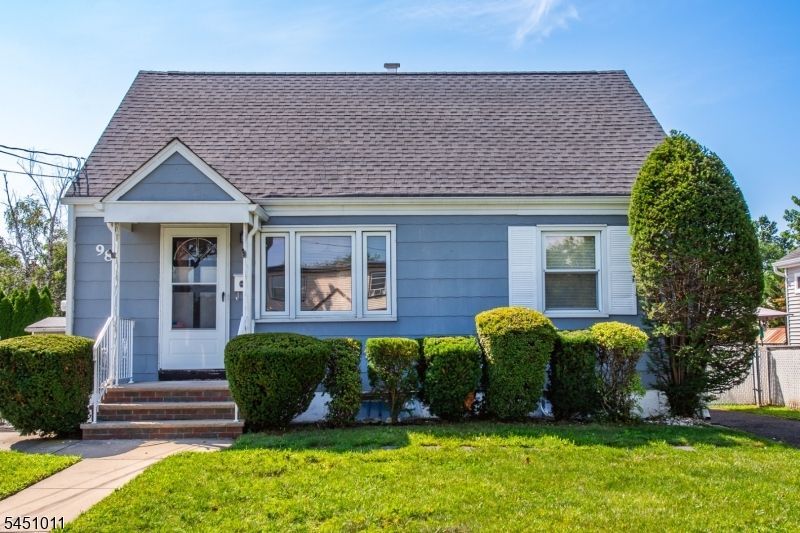 98 Tuella Ave, Elmwood Park, NJ 07407 Main Photo