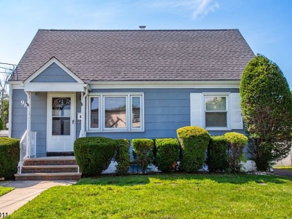 98 Tuella Ave, Elmwood Park, NJ 07407