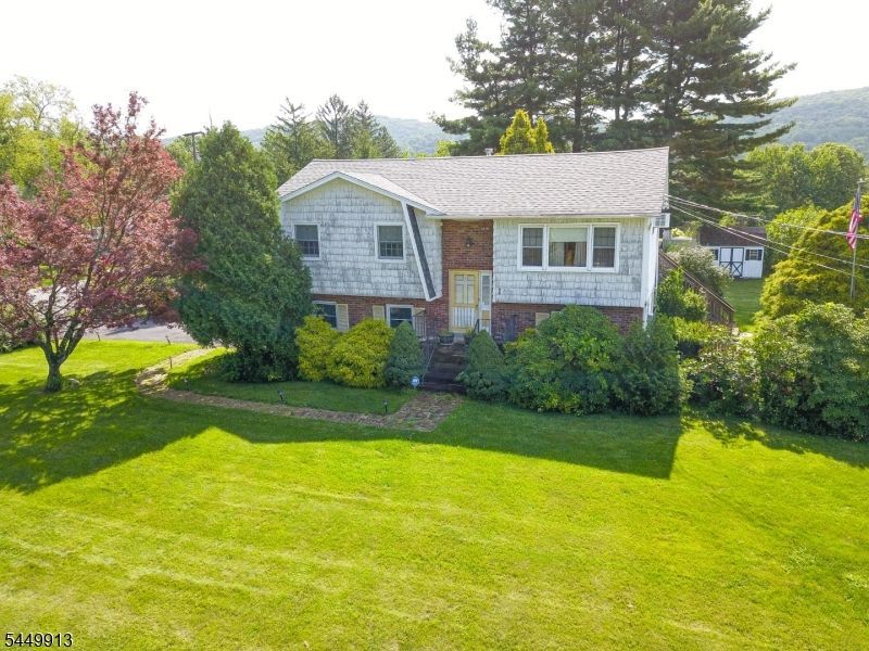 1 Wallkill Ter, Ogdensburg, NJ 07439 Main Photo