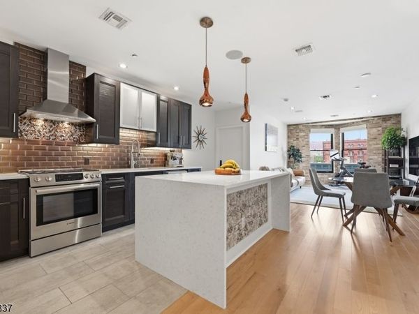 227 4th St, Jersey, NJ 07302